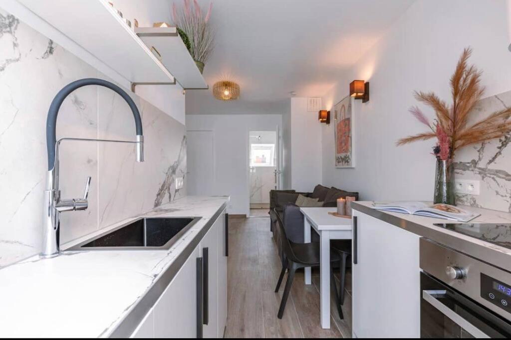 Moderne Studio نيوبورت المظهر الخارجي الصورة