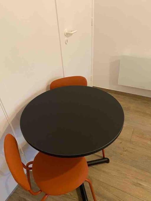 Moderne Studio نيوبورت المظهر الخارجي الصورة