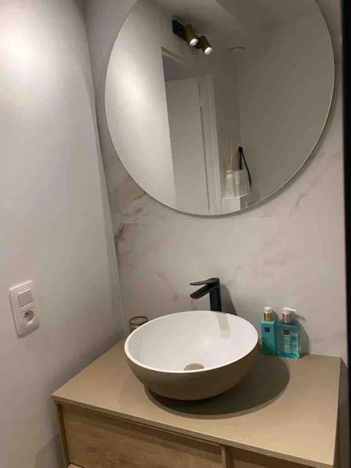 Moderne Studio نيوبورت المظهر الخارجي الصورة