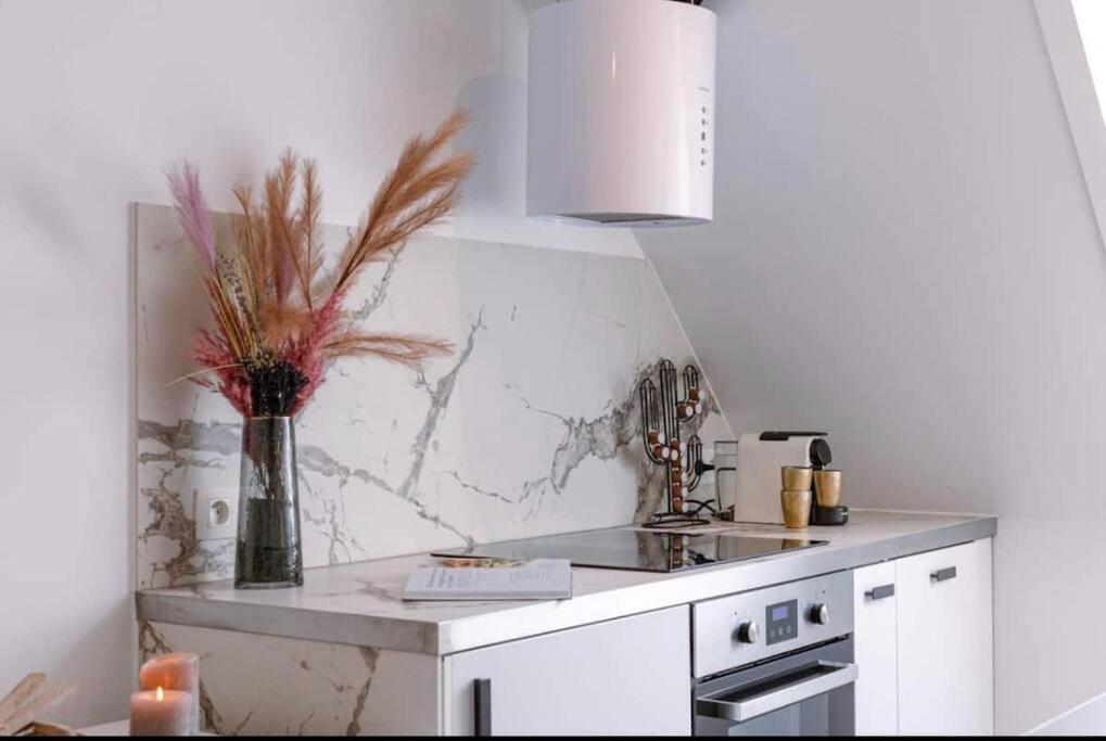 Moderne Studio نيوبورت المظهر الخارجي الصورة