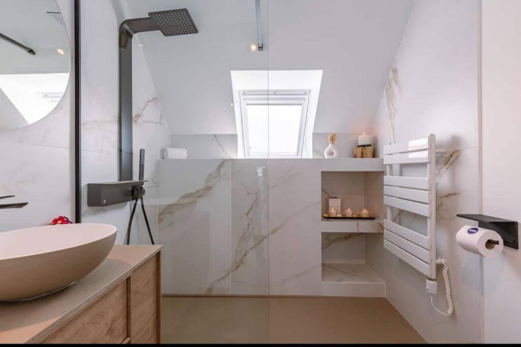 Moderne Studio نيوبورت المظهر الخارجي الصورة
